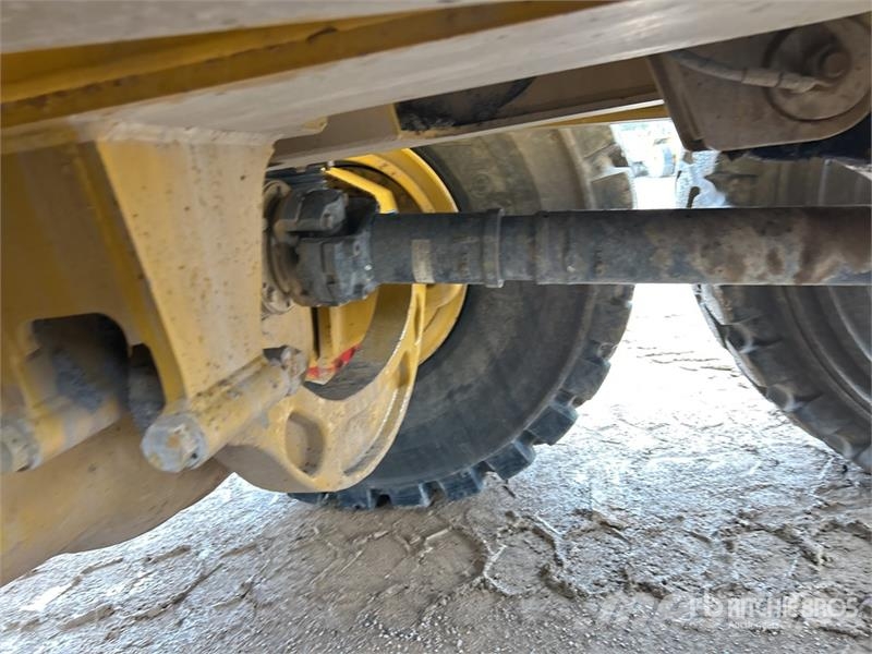 CAT 745C Zglobni demperji
