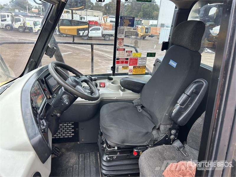 CAT 745C Zglobni demperji