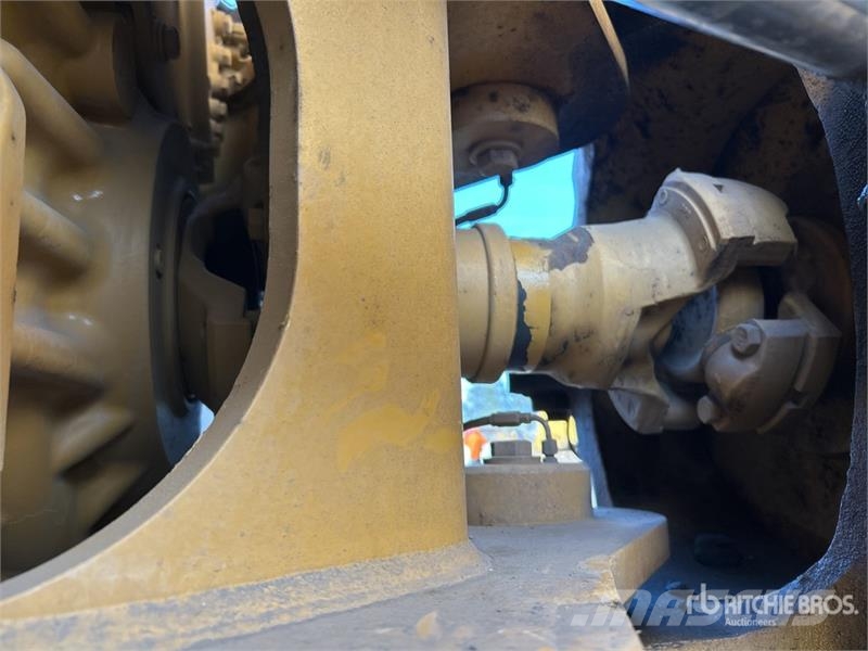 CAT 745C 34000 L 6x6 Water Wagon Vesisäiliöautot