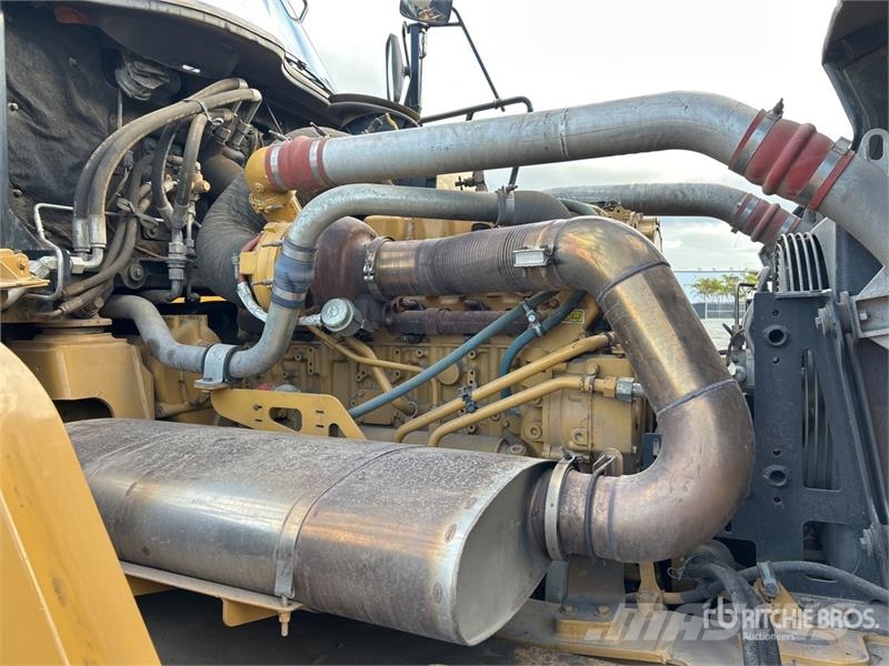 CAT 745C 34000 L 6x6 Water Wagon Vesisäiliöautot