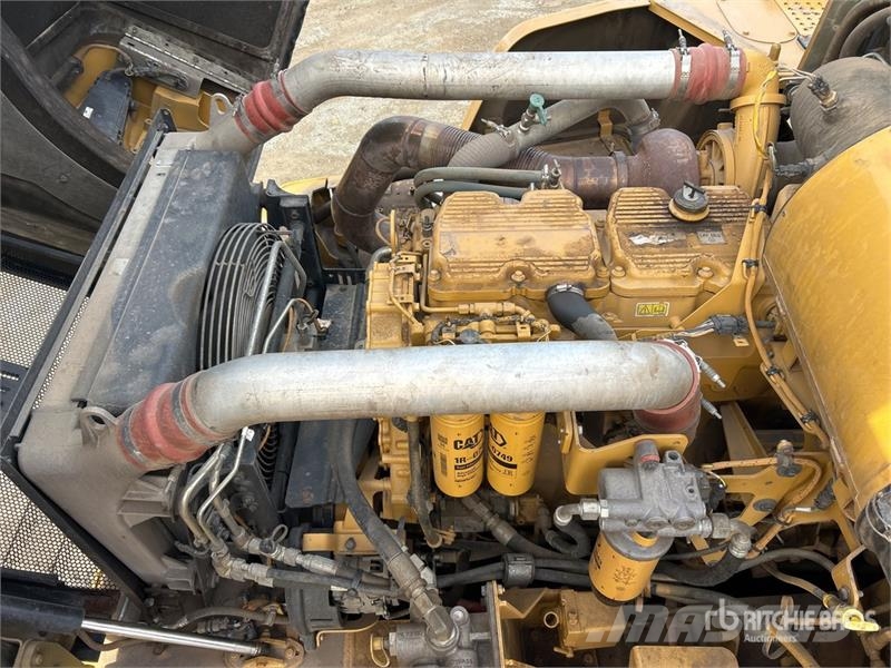 CAT 745C 34000 L 6x6 Water Wagon Vesisäiliöautot