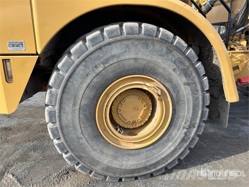 CAT 745C 34000 L 6x6 Water Wagon Vesisäiliöautot
