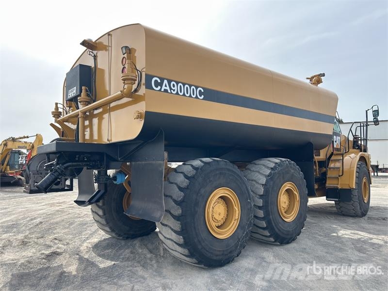 CAT 745C 34000 L 6x6 Water Wagon Camiones cisterna