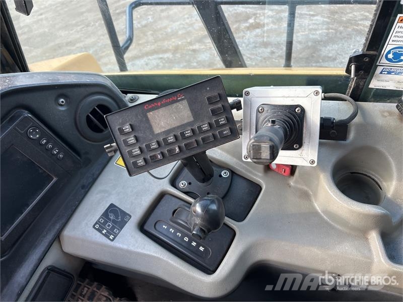 CAT 745C 34000 L 6x6 Water Wagon Vesisäiliöautot