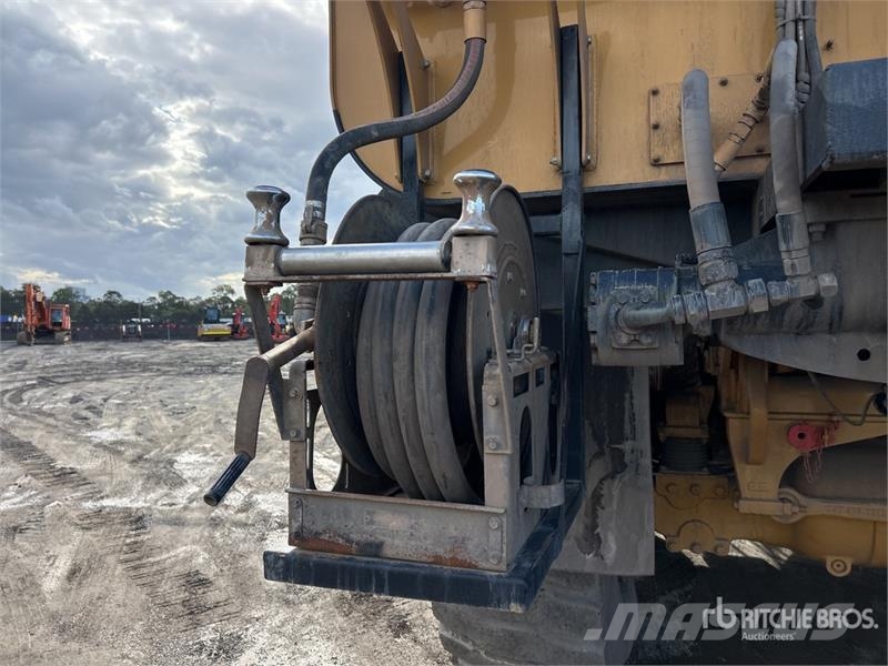 CAT 745C 34000 L 6x6 Water Wagon Vesisäiliöautot
