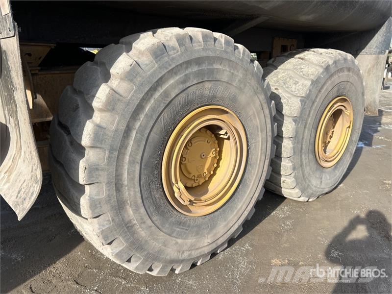 CAT 745C 34000 L 6x6 Water Wagon Vesisäiliöautot