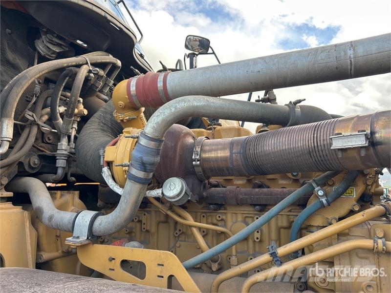 CAT 745C 34000 L 6x6 Water Wagon Vesisäiliöautot