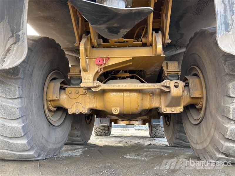 CAT 745C 34000 L 6x6 Water Wagon Vesisäiliöautot