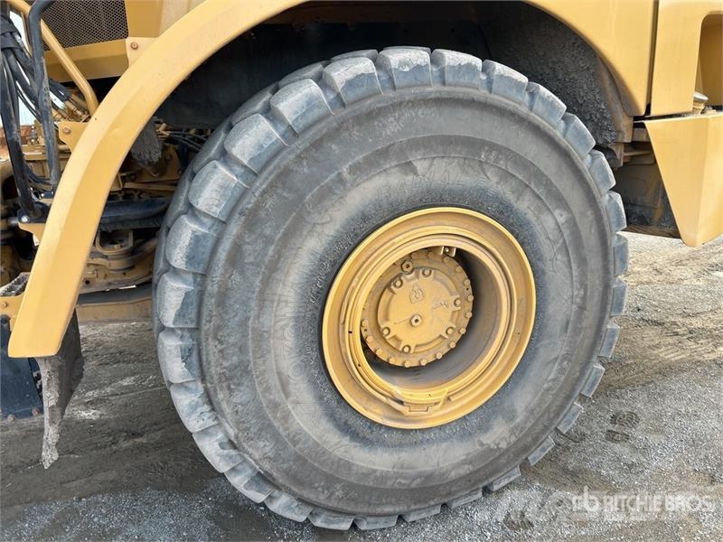 CAT 745C 34000 L 6x6 Water Wagon Vesisäiliöautot