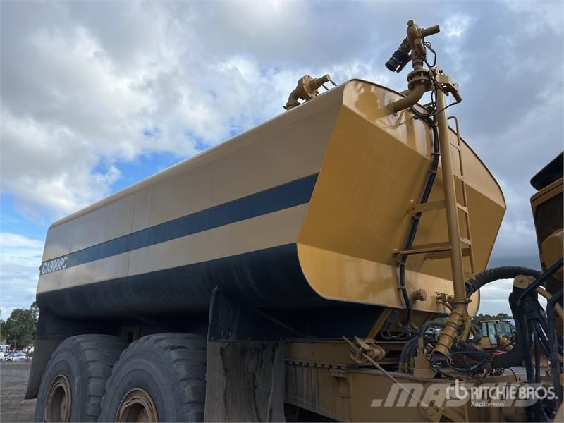 CAT 745C 34000 L 6x6 Water Wagon Vesisäiliöautot
