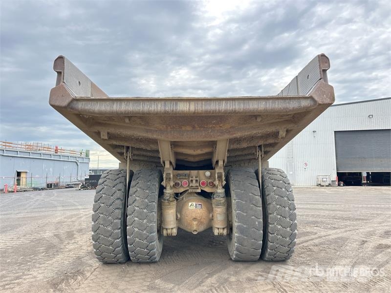 CAT 769C 铰接式自卸车