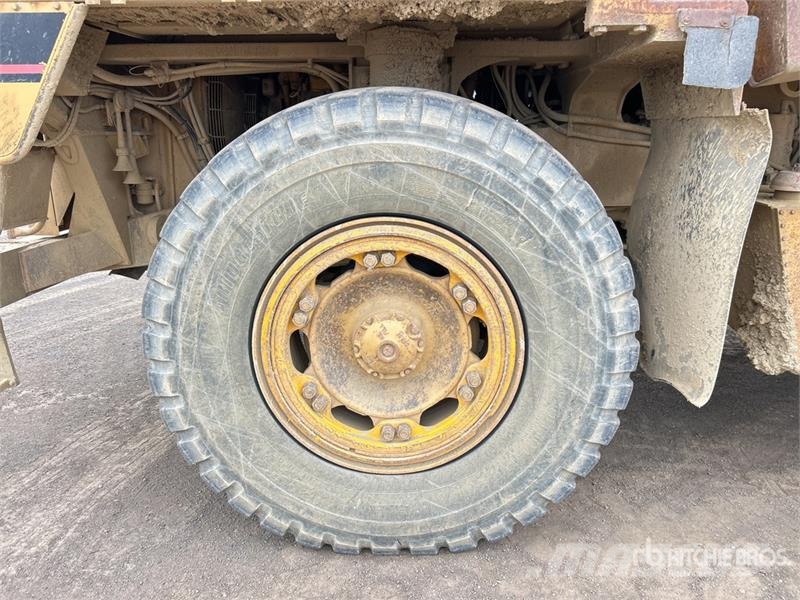 CAT 769C 铰接式自卸车
