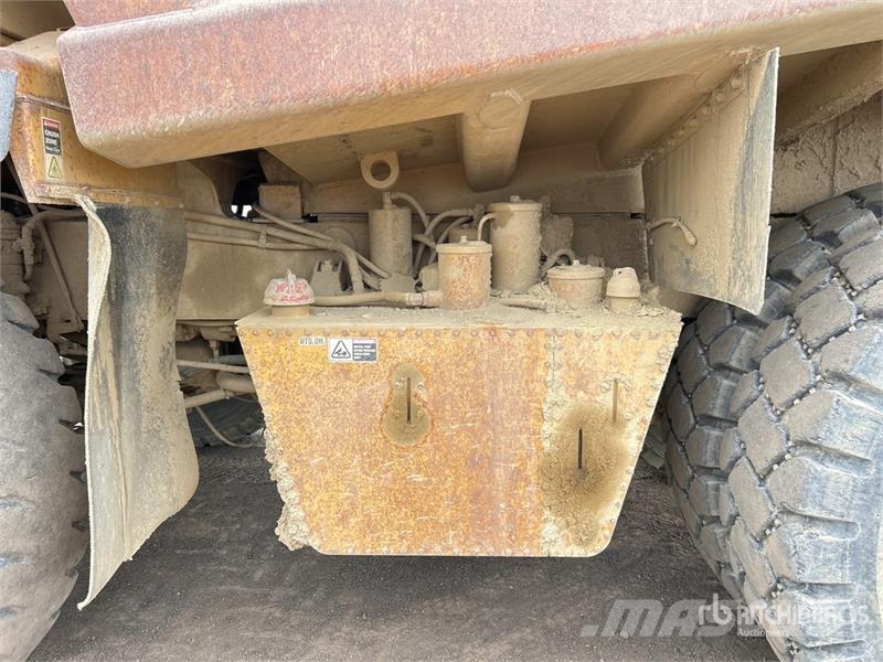 CAT 769C 铰接式自卸车