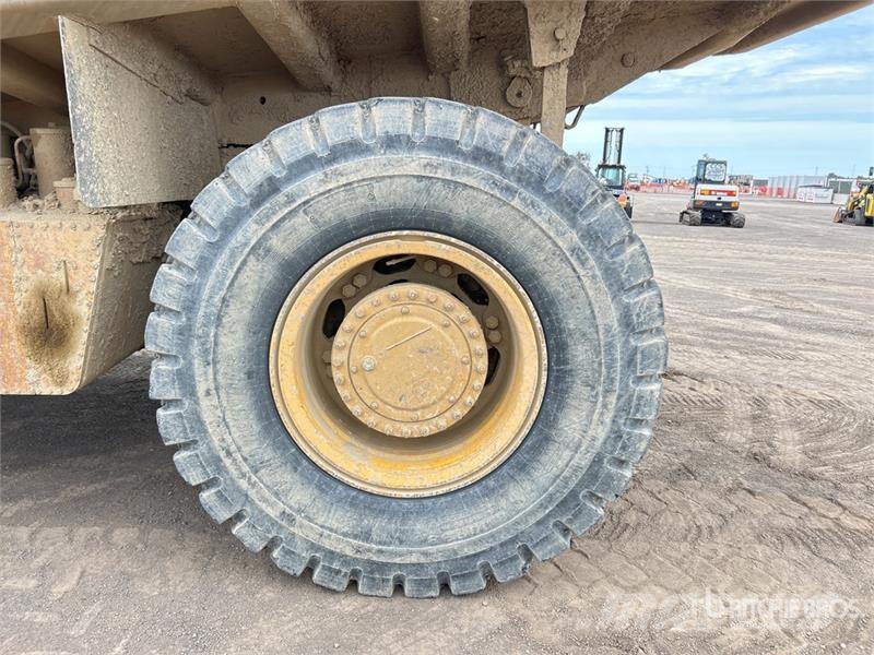 CAT 769C 铰接式自卸车