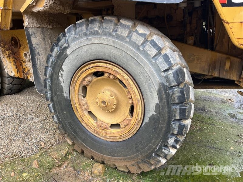 CAT 771D Haul Truck Articulated Haulers
