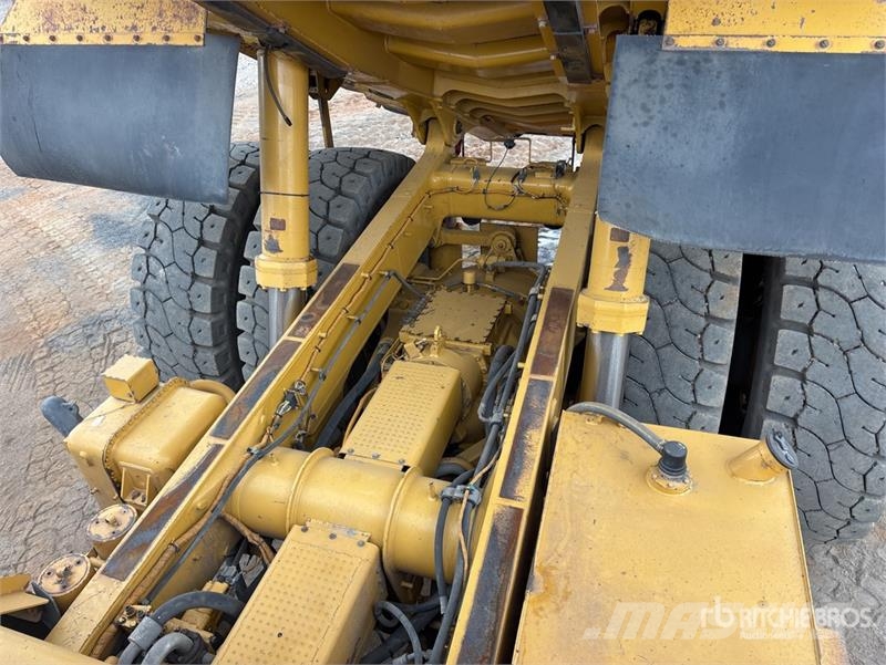 CAT 773F Haul Truck Liigendraamiga pinnaseveokid