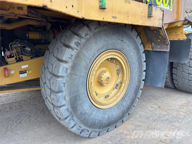 CAT 773F Haul Truck Liigendraamiga pinnaseveokid