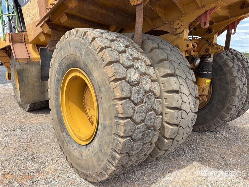 CAT 773F Haul Truck Шарнирно-сочленённые самосвалы