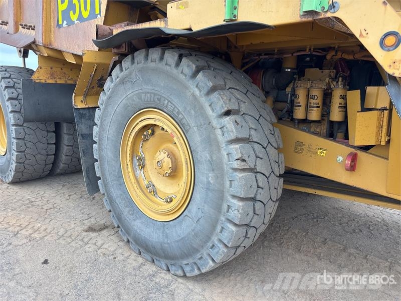 CAT 773F Haul Truck Liigendraamiga pinnaseveokid