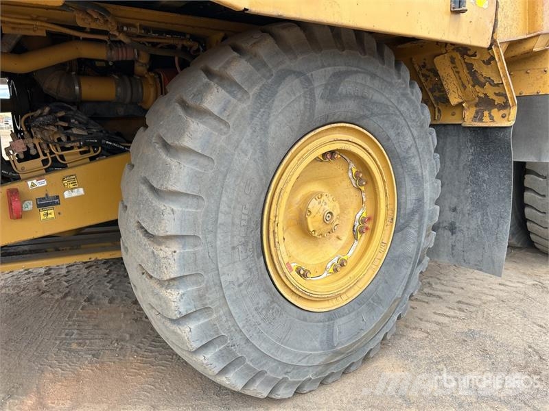 CAT 773F Haul Truck Zglobni damperi