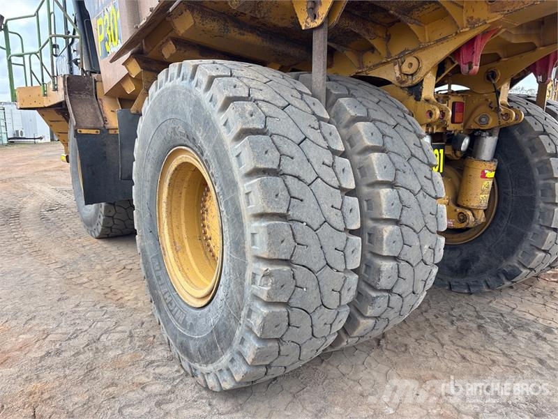 CAT 773F Haul Truck Liigendraamiga pinnaseveokid