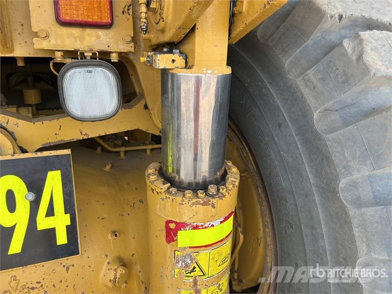 CAT 773F Haul Truck Zglobni damperi