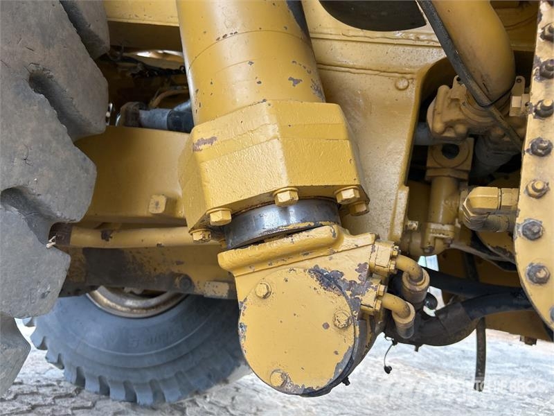 CAT 773F Haul Truck Zglobni damperi