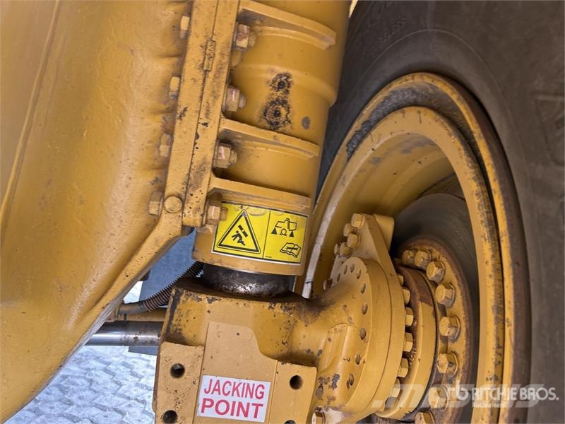 CAT 773F Haul Truck Zglobni damperi