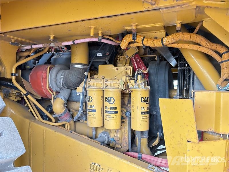 CAT 773F Haul Truck Liigendraamiga pinnaseveokid