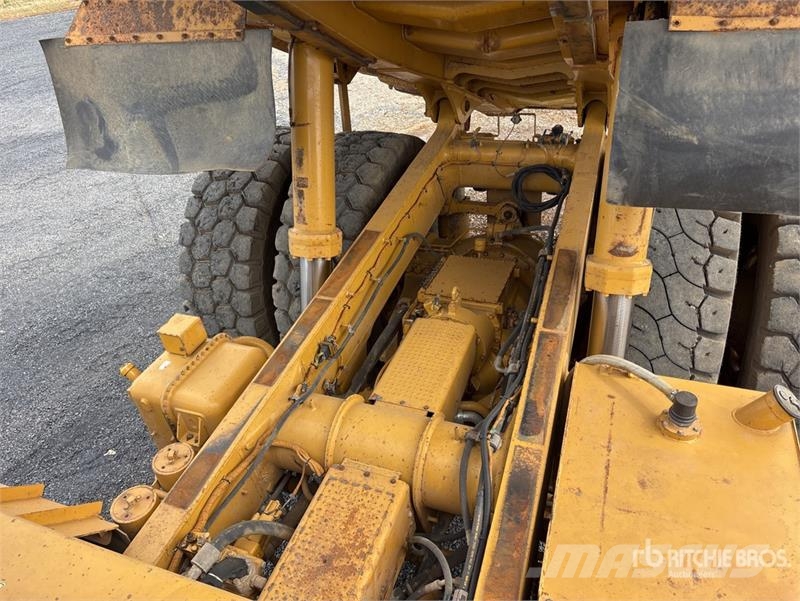 CAT 773F Haul Truck Zglobni damperi