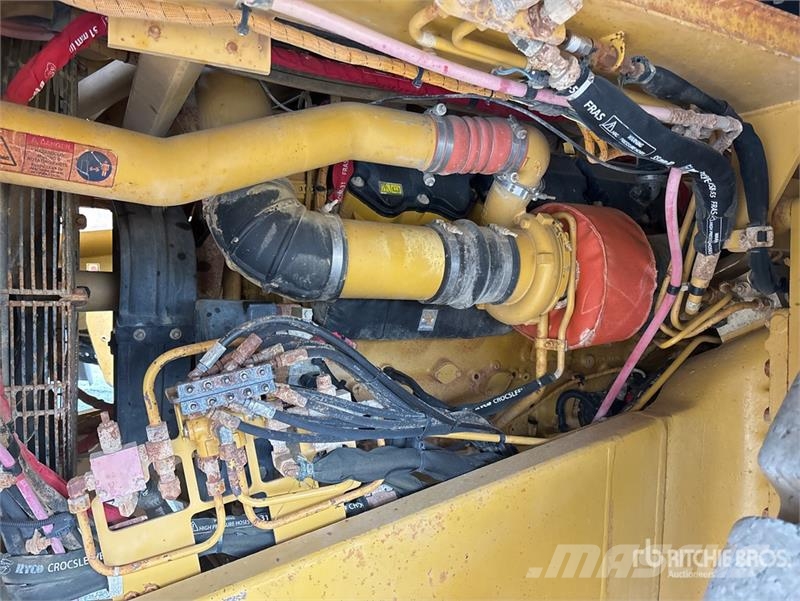 CAT 773F Haul Truck Liigendraamiga pinnaseveokid