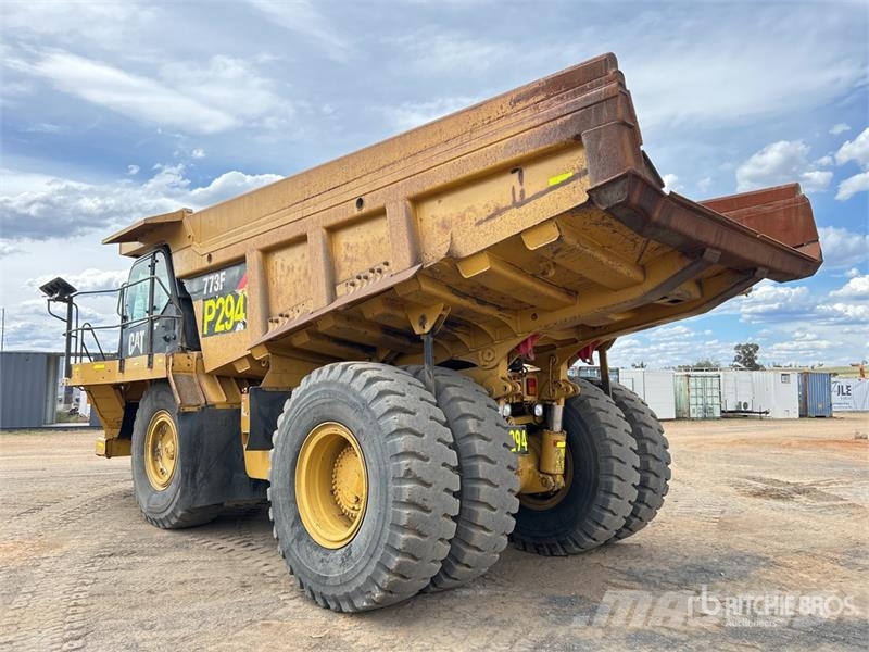 CAT 773F Haul Truck Zglobni damperi