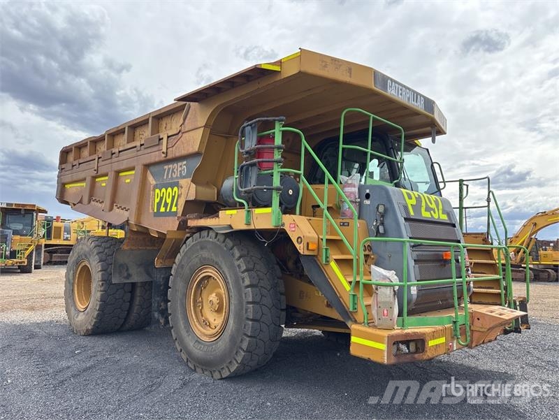 CAT 773F Haul Truck Zglobni damperi