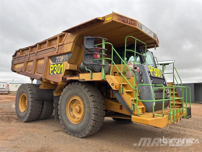 CAT 773F Haul Truck Liigendraamiga pinnaseveokid