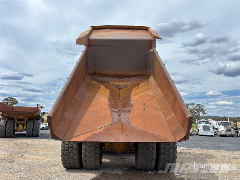 CAT 773F Haul Truck Шарнирно-сочленённые самосвалы