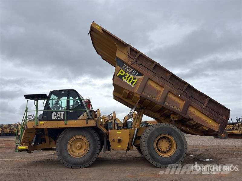CAT 773F Haul Truck Liigendraamiga pinnaseveokid