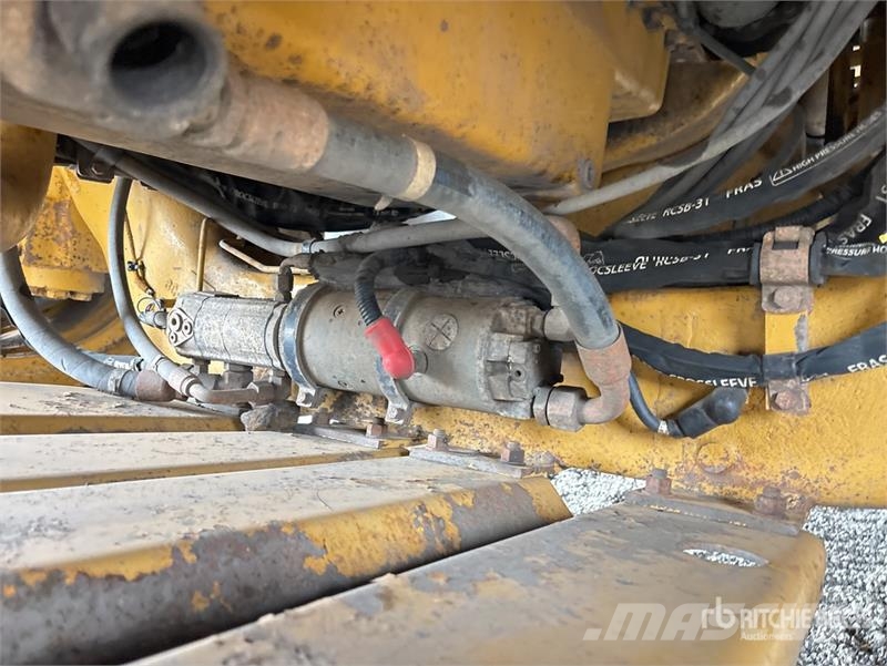 CAT 773F Haul Truck Liigendraamiga pinnaseveokid