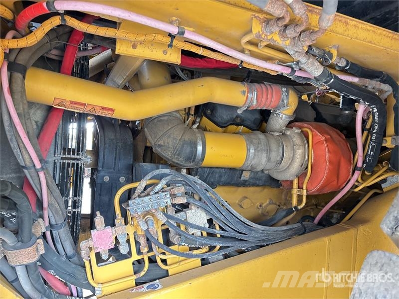 CAT 773F Haul Truck Liigendraamiga pinnaseveokid