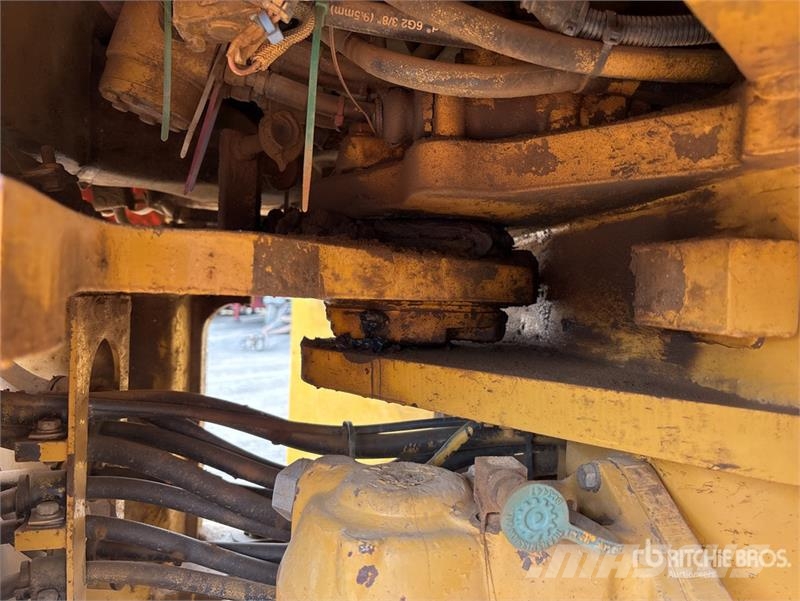 CAT 815F 土壤压实机