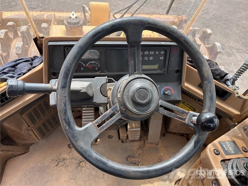 CAT 815F 土壤压实机