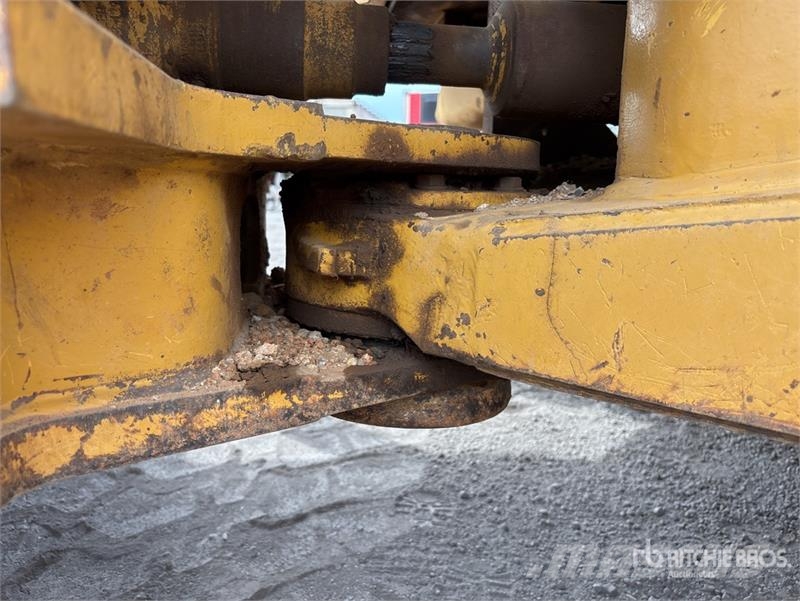 CAT 815F 土壤压实机