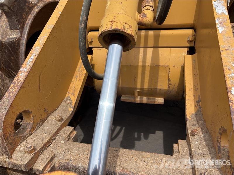 CAT 815F 土壤压实机
