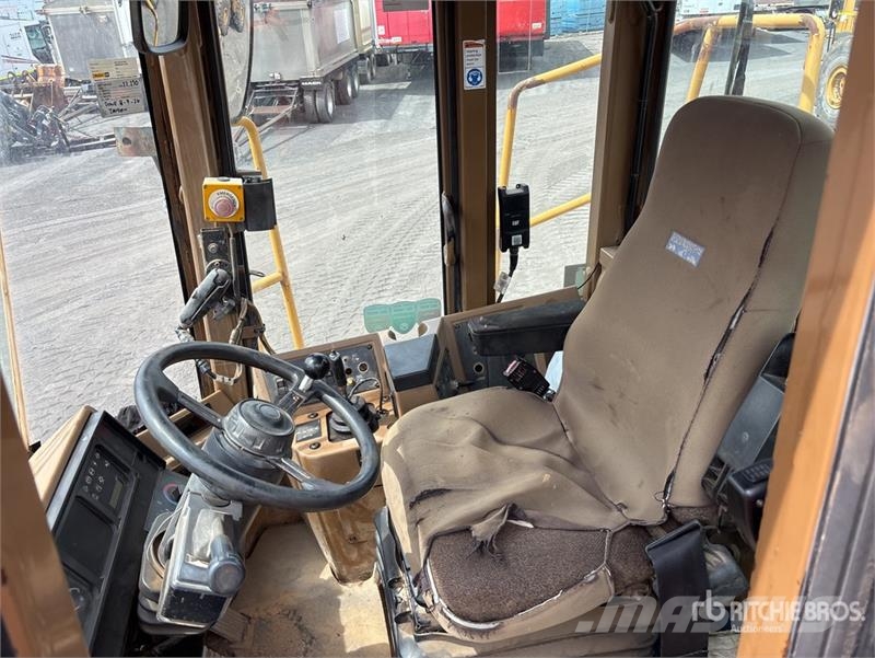 CAT 815F 土壤压实机