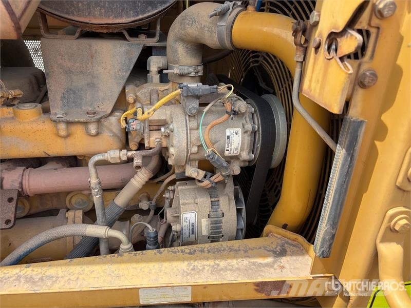 CAT 815F 土壤压实机