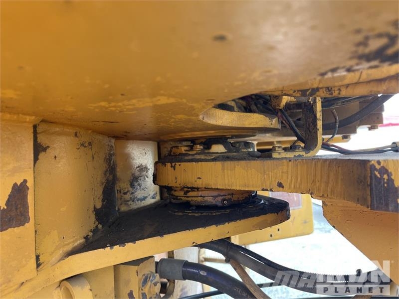 CAT 825C ضاغطات التربة