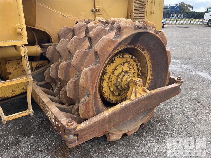 CAT 825C ضاغطات التربة