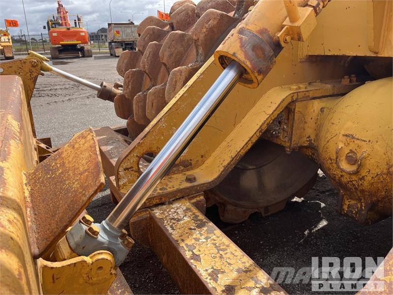 CAT 825C ضاغطات التربة