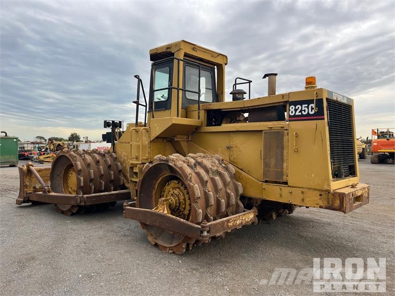 CAT 825C ضاغطات التربة
