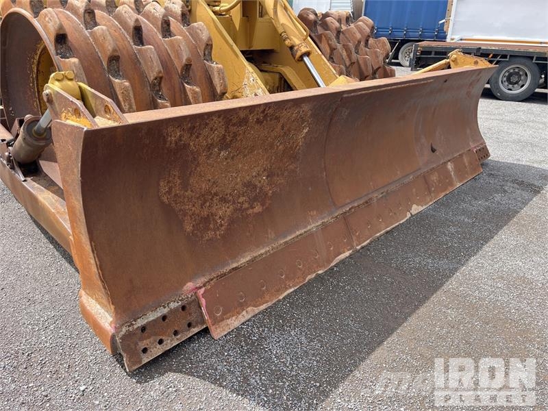 CAT 825C ضاغطات التربة