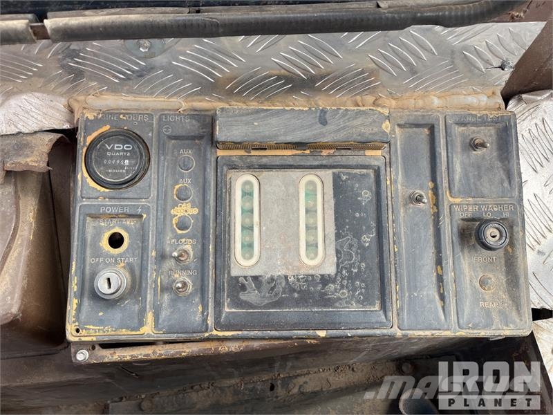 CAT 825C ضاغطات التربة